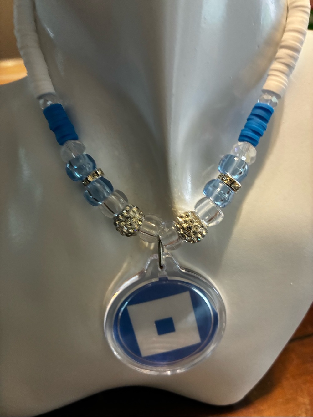Blue Roblox necklace - Picture 3 of 6